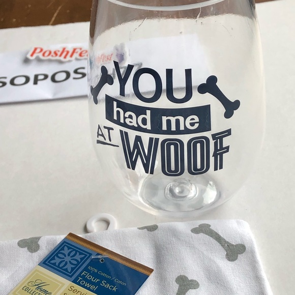 NWT Set of 2 Plastic Tumblers and 2 Kitchen Towels - Picture 8 of 11